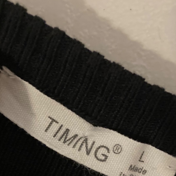 Timing Black Long Sleeve Shirt – Red Embroidered Hearts (Size L) - Picture 7 of 9